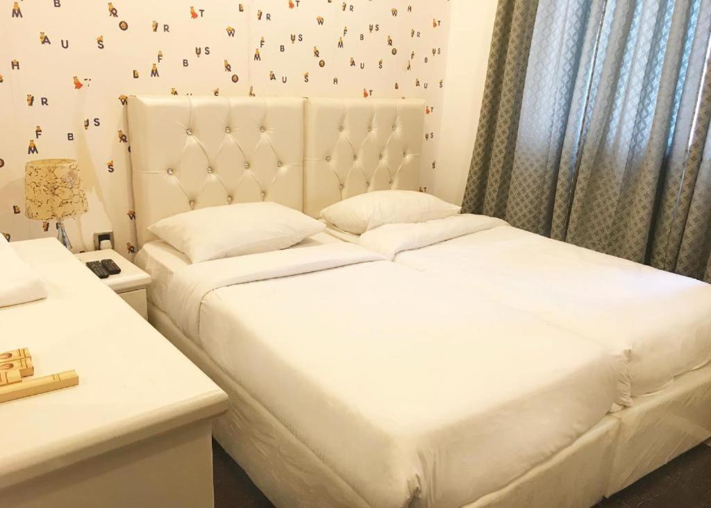 Hotel Leaders Plaza Salmiya Кувейт Экстерьер фото